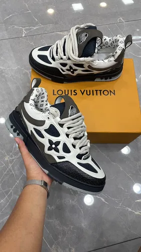 Louis Vuitton 42