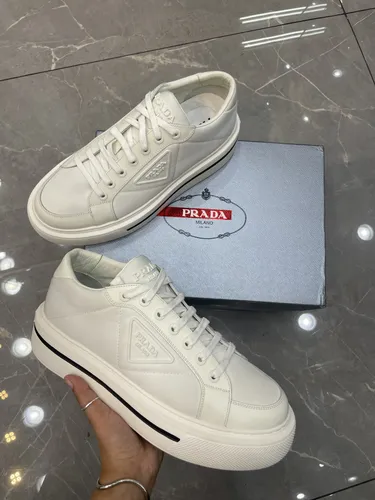 Prada 17