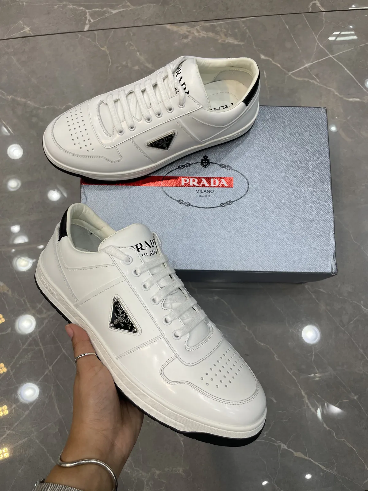 Prada 10