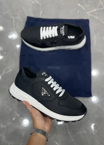 Prada 12