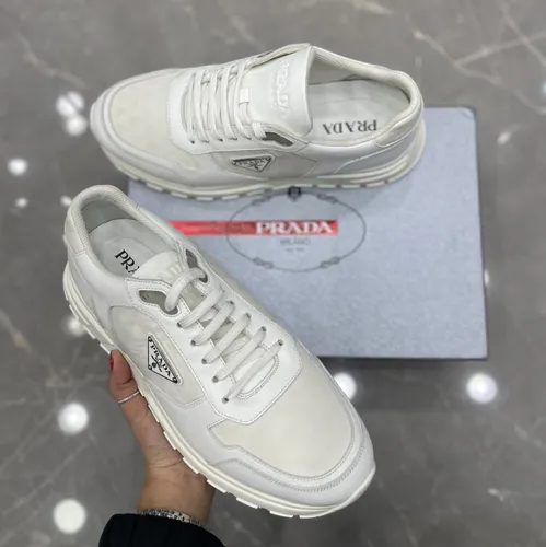 Prada 13