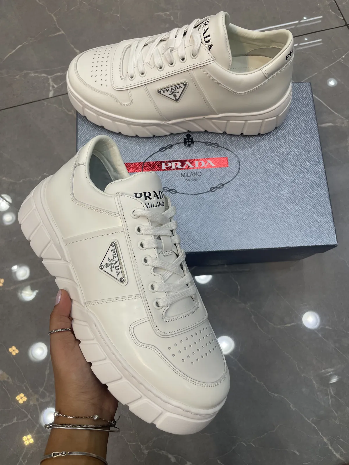 Prada 24