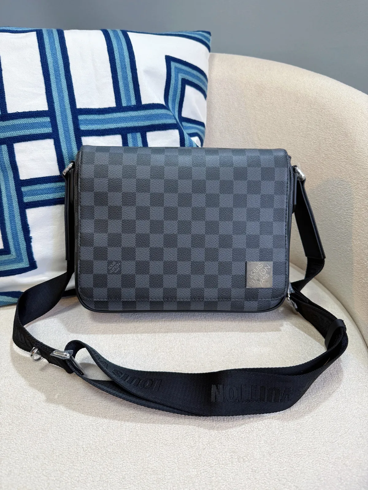 Messenger District Damier