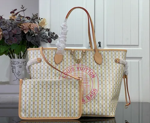 Neverfull Trunks & Bags Creme