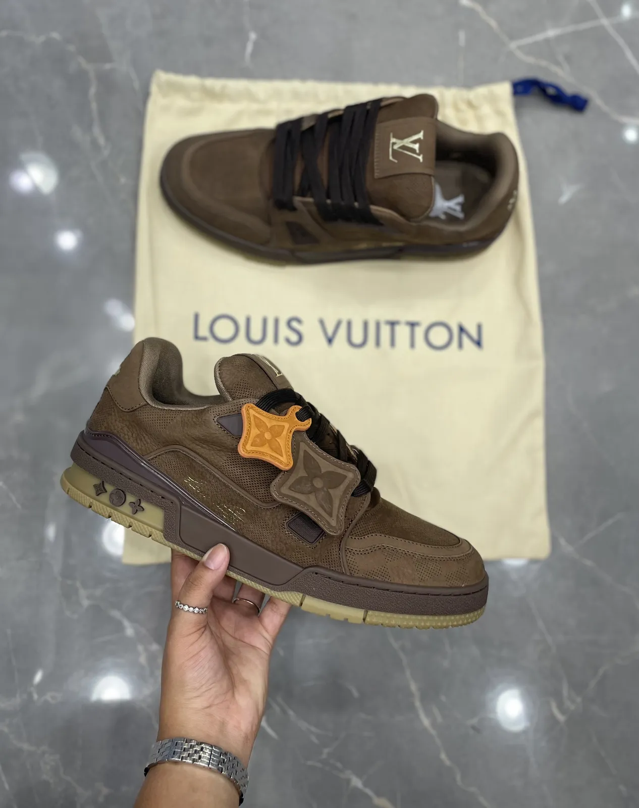 Louis Vuitton 105