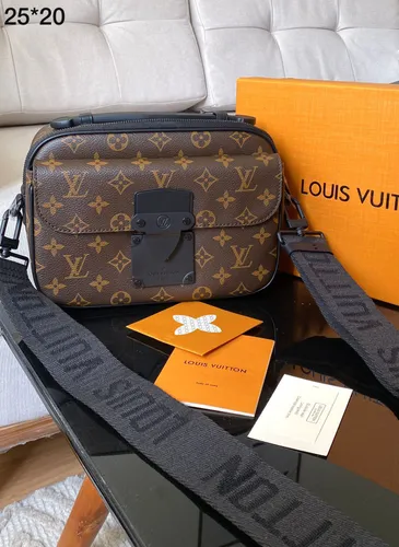 Camera Bag Monograma