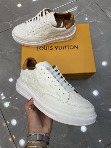 Louis Vuitton 107