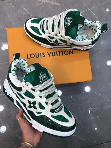 Louis Vuitton 32