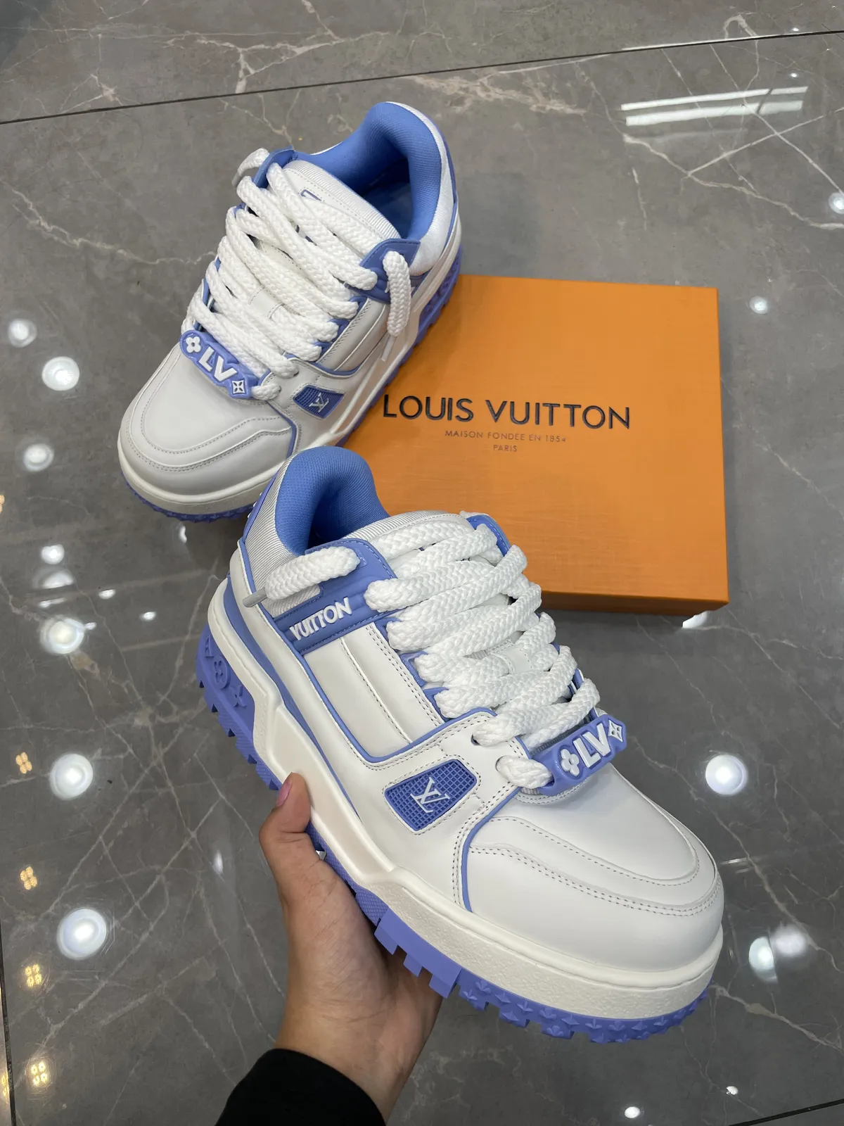 Louis Vuitton 04