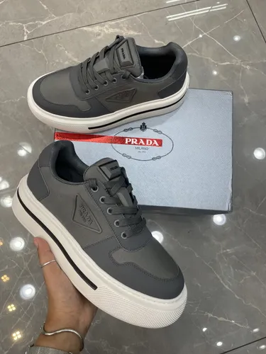 Prada 04