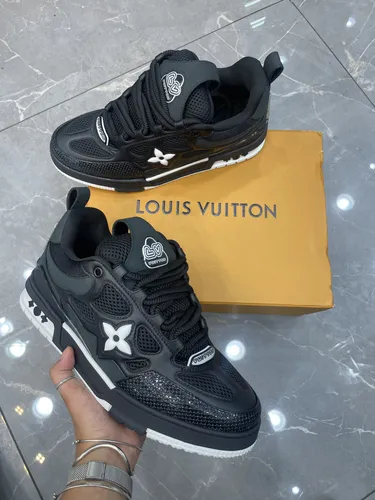 Louis Vuitton 100