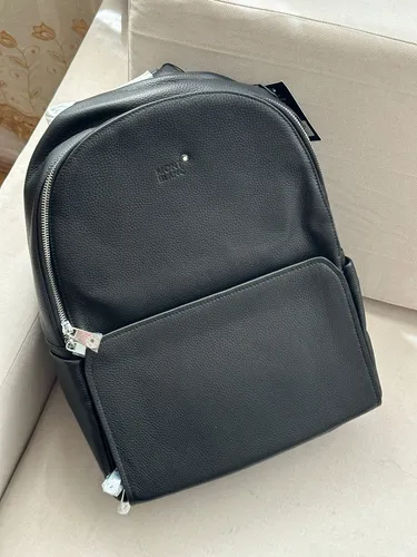 Mochila Couro Preta Compacta