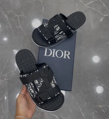 Valentino / Dior / Givenchy 09