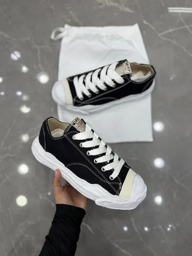 Off-White / Maison Mihara 02