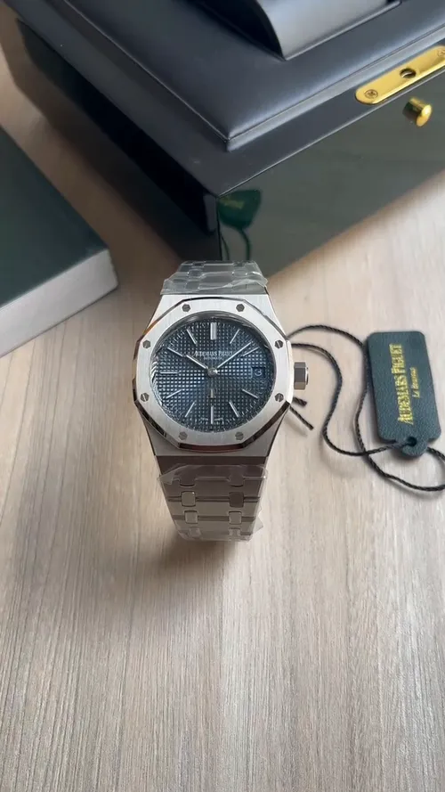 Royal Oak 16
